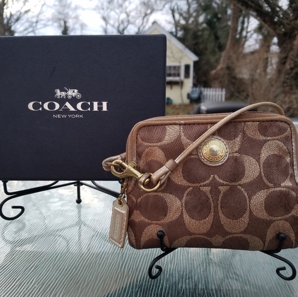 Coach Sig Wallet - Picture 6 of 11